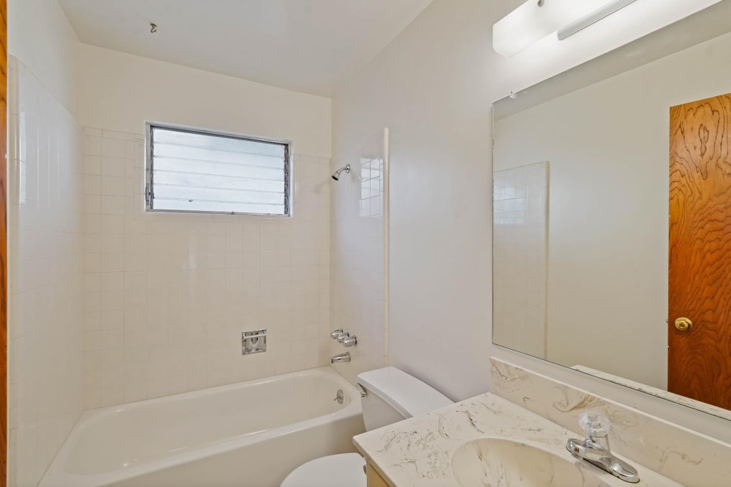 Detail Gallery Image 37 of 61 For 2191 Manzanita Dr, Oakland,  CA 94611 - 4 Beds | 2 Baths