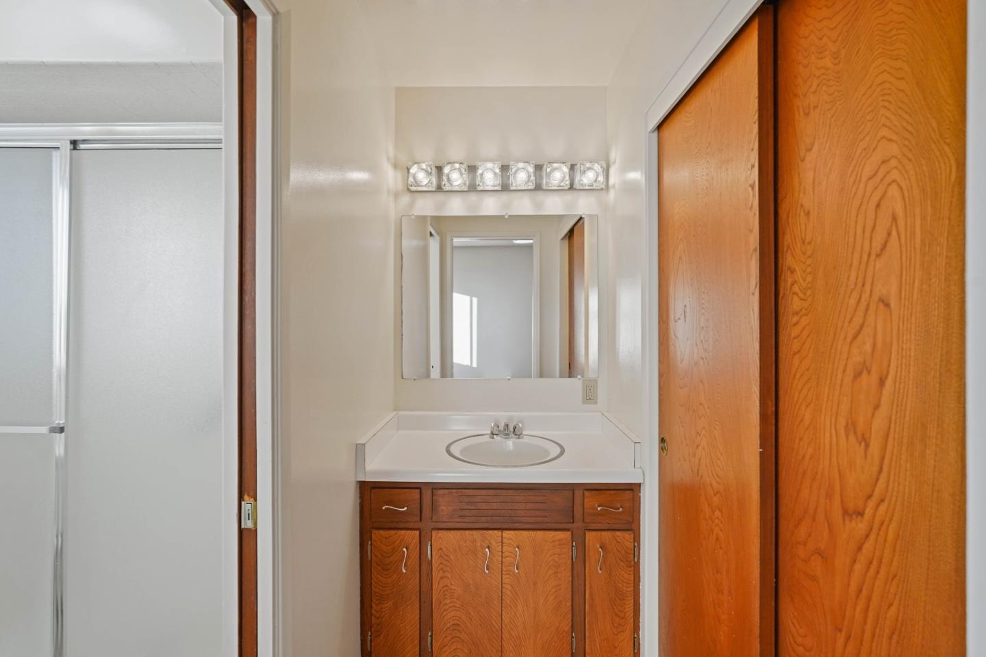 Detail Gallery Image 42 of 61 For 2191 Manzanita Dr, Oakland,  CA 94611 - 4 Beds | 2 Baths