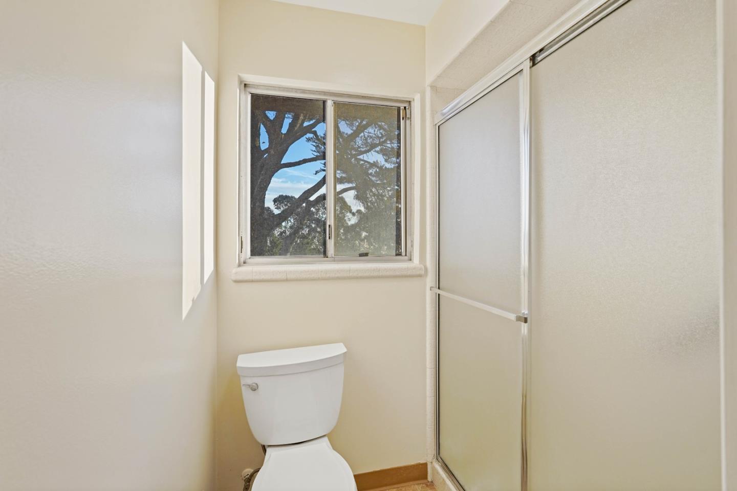 Detail Gallery Image 44 of 61 For 2191 Manzanita Dr, Oakland,  CA 94611 - 4 Beds | 2 Baths