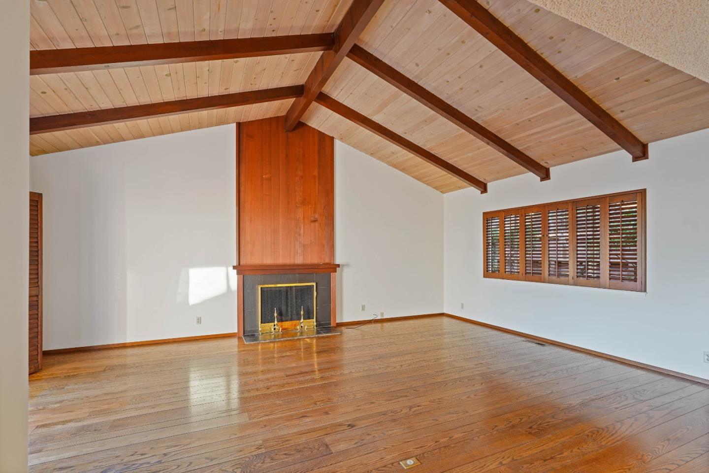 Detail Gallery Image 9 of 61 For 2191 Manzanita Dr, Oakland,  CA 94611 - 4 Beds | 2 Baths