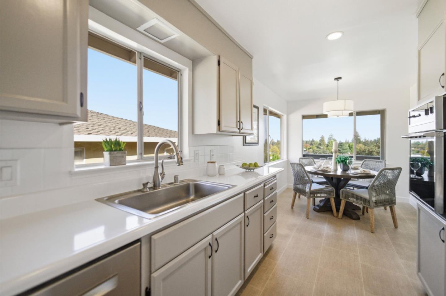 Detail Gallery Image 13 of 42 For 329 Oakview Dr, San Carlos,  CA 94070 - 4 Beds | 3 Baths