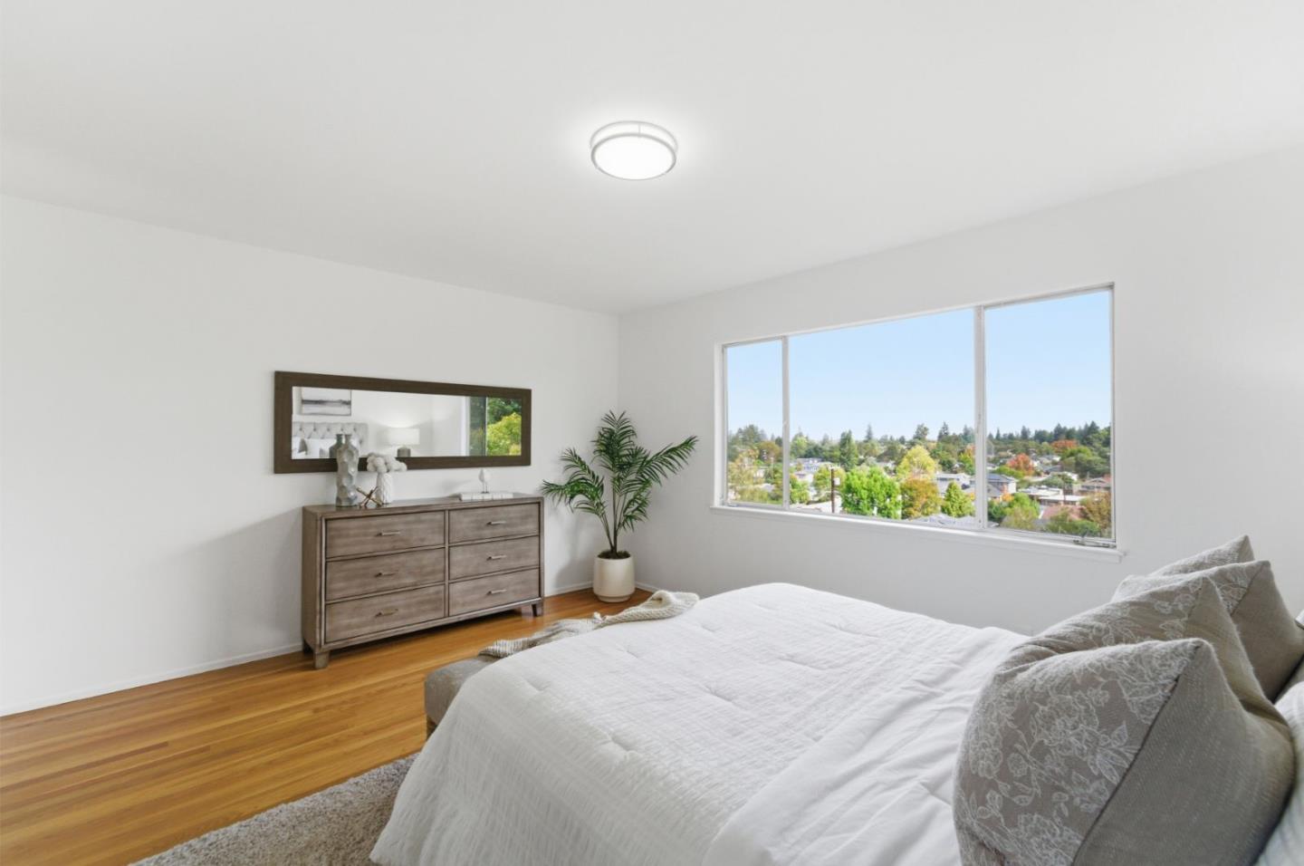 Detail Gallery Image 16 of 42 For 329 Oakview Dr, San Carlos,  CA 94070 - 4 Beds | 3 Baths