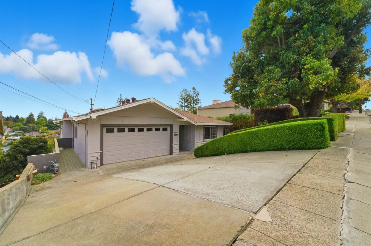 Detail Gallery Image 2 of 42 For 329 Oakview Dr, San Carlos,  CA 94070 - 4 Beds | 3 Baths