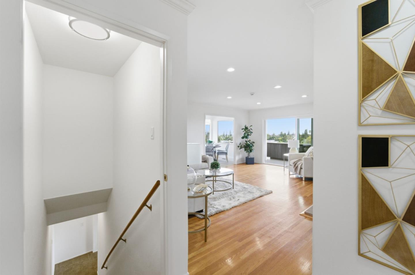 Detail Gallery Image 24 of 42 For 329 Oakview Dr, San Carlos,  CA 94070 - 4 Beds | 3 Baths