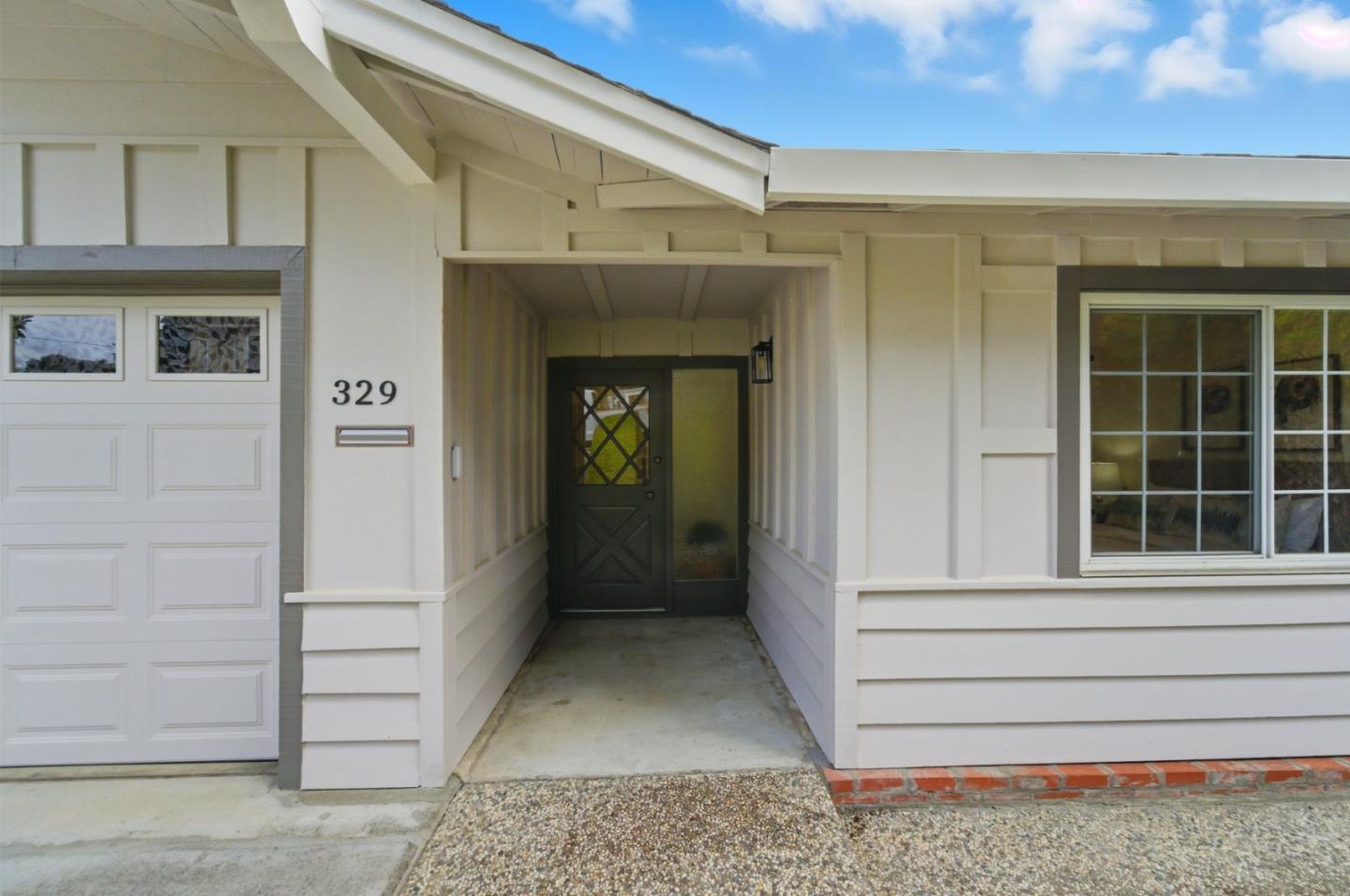 Detail Gallery Image 4 of 42 For 329 Oakview Dr, San Carlos,  CA 94070 - 4 Beds | 3 Baths