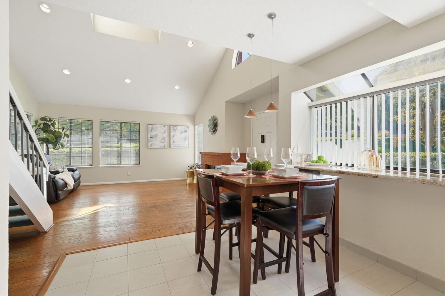 Detail Gallery Image 12 of 47 For 2512 Yerba Hills Ct, San Jose,  CA 95121 - 3 Beds | 2 Baths