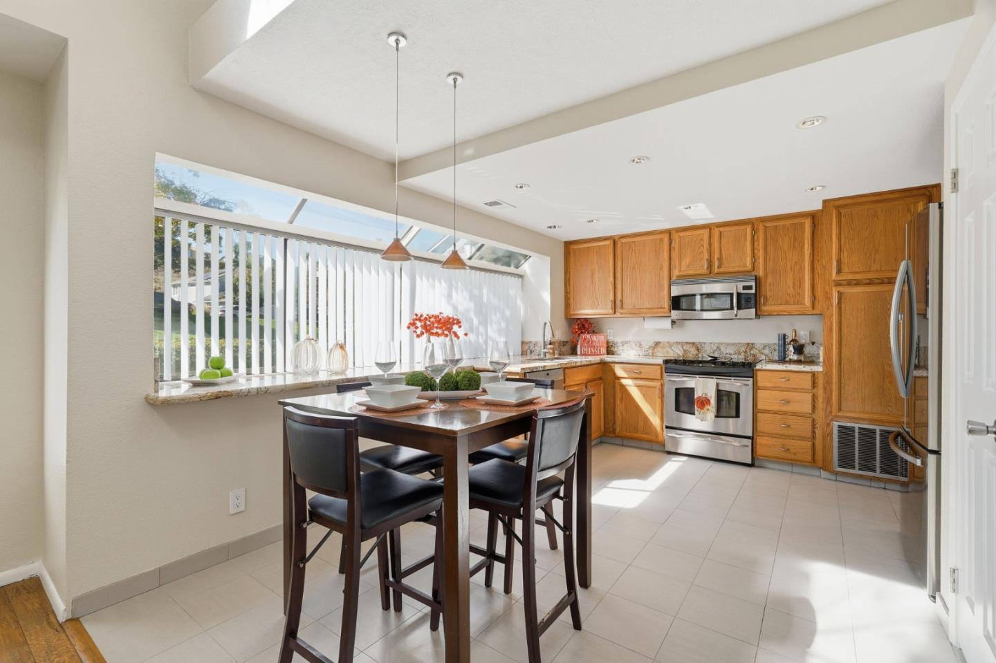 Detail Gallery Image 14 of 47 For 2512 Yerba Hills Ct, San Jose,  CA 95121 - 3 Beds | 2 Baths