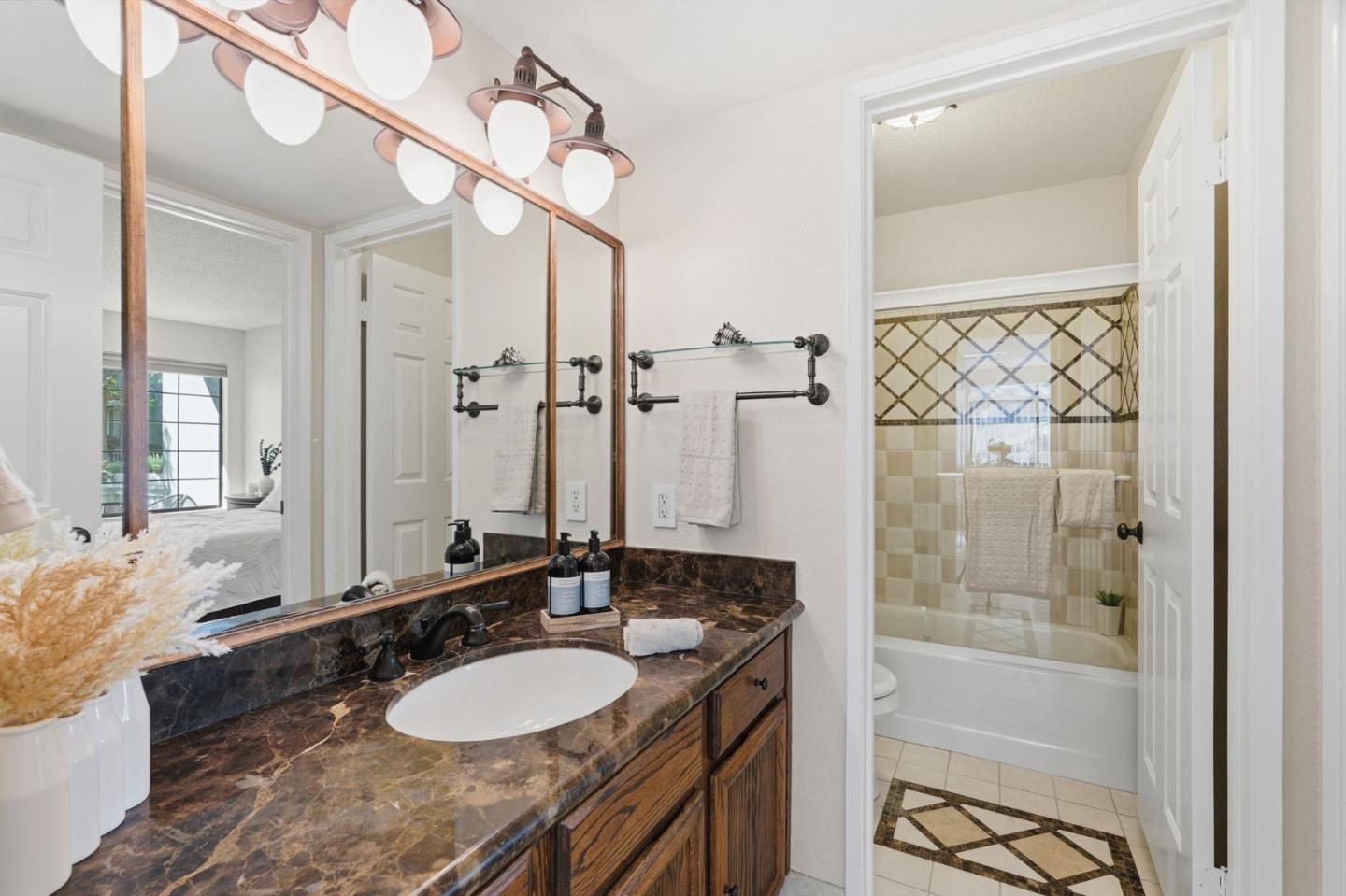 Detail Gallery Image 26 of 47 For 2512 Yerba Hills Ct, San Jose,  CA 95121 - 3 Beds | 2 Baths
