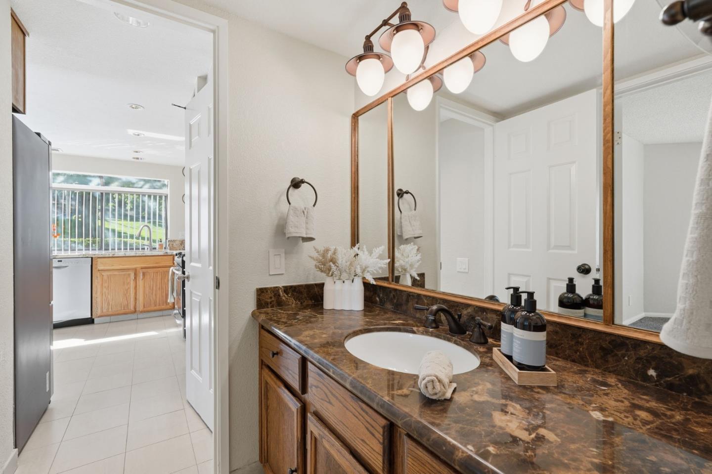 Detail Gallery Image 27 of 47 For 2512 Yerba Hills Ct, San Jose,  CA 95121 - 3 Beds | 2 Baths