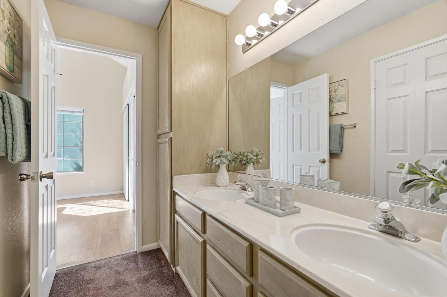 Detail Gallery Image 29 of 47 For 2512 Yerba Hills Ct, San Jose,  CA 95121 - 3 Beds | 2 Baths