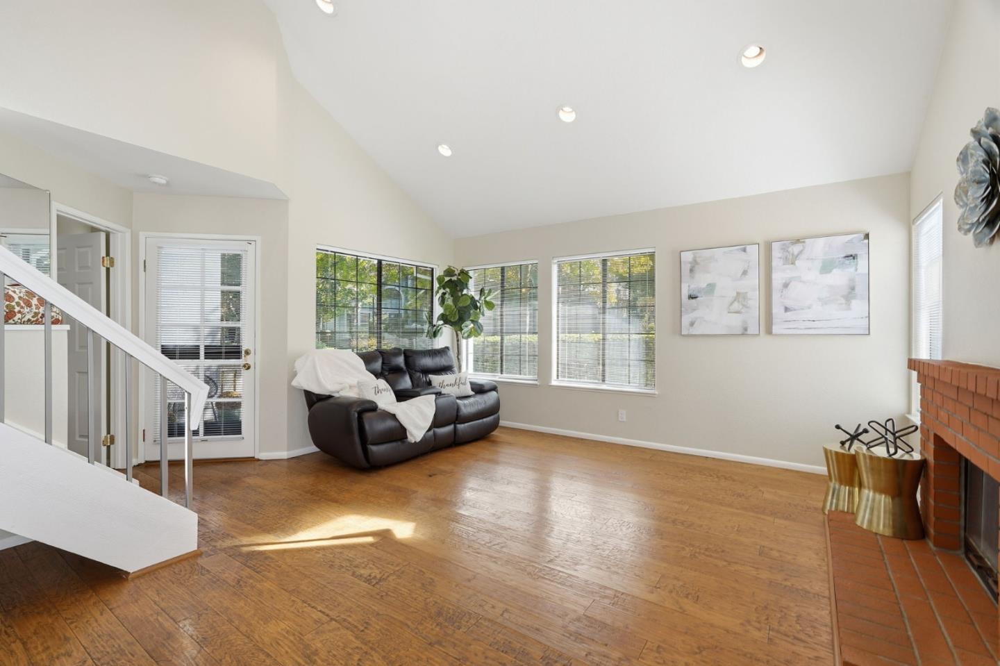 Detail Gallery Image 7 of 47 For 2512 Yerba Hills Ct, San Jose,  CA 95121 - 3 Beds | 2 Baths