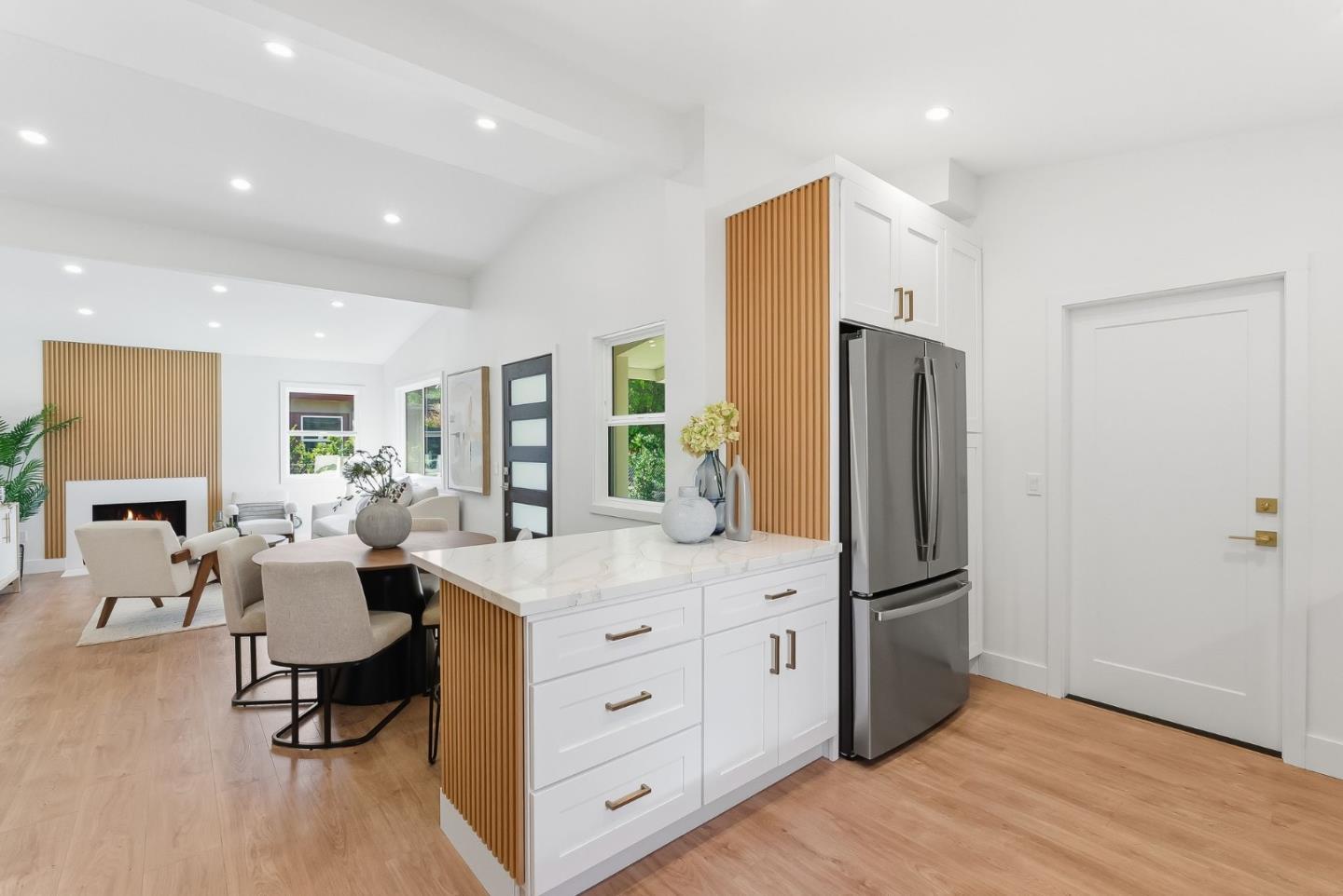 Detail Gallery Image 11 of 33 For 2550 Annapolis St, East Palo Alto,  CA 94303 - 3 Beds | 2 Baths