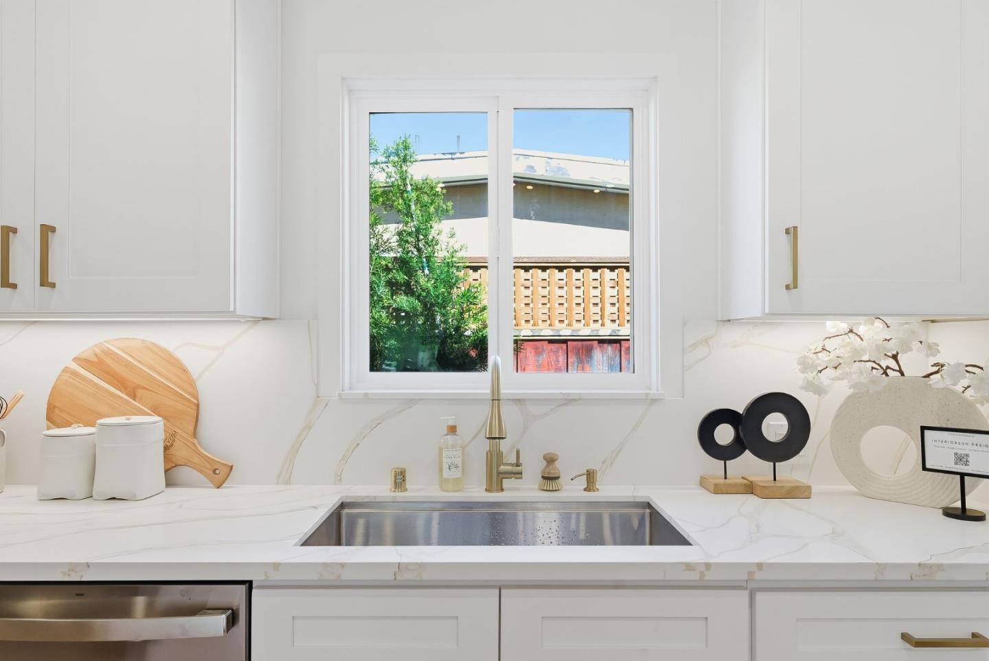 Detail Gallery Image 13 of 33 For 2550 Annapolis St, East Palo Alto,  CA 94303 - 3 Beds | 2 Baths