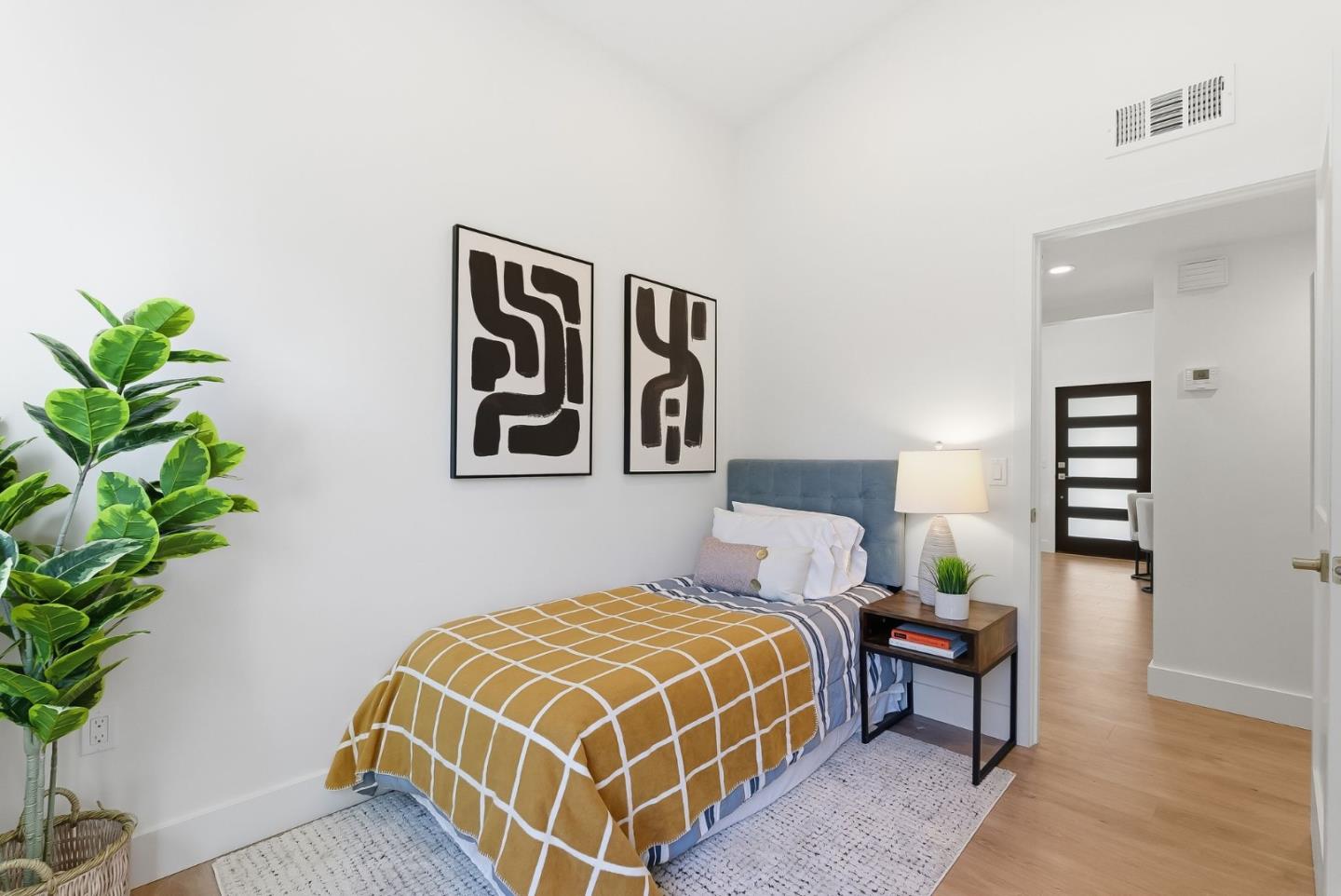 Detail Gallery Image 19 of 33 For 2550 Annapolis St, East Palo Alto,  CA 94303 - 3 Beds | 2 Baths