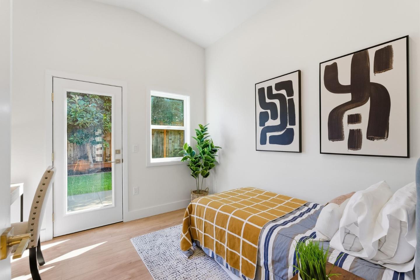 Detail Gallery Image 20 of 33 For 2550 Annapolis St, East Palo Alto,  CA 94303 - 3 Beds | 2 Baths