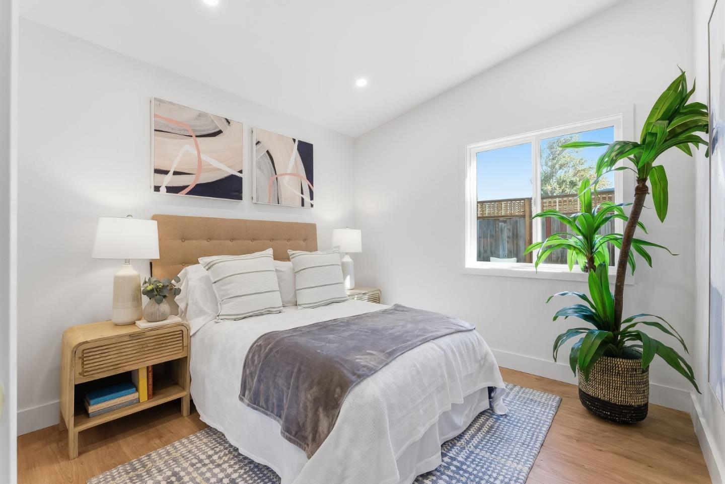 Detail Gallery Image 22 of 33 For 2550 Annapolis St, East Palo Alto,  CA 94303 - 3 Beds | 2 Baths