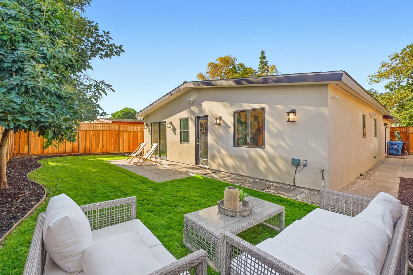 Detail Gallery Image 32 of 33 For 2550 Annapolis St, East Palo Alto,  CA 94303 - 3 Beds | 2 Baths