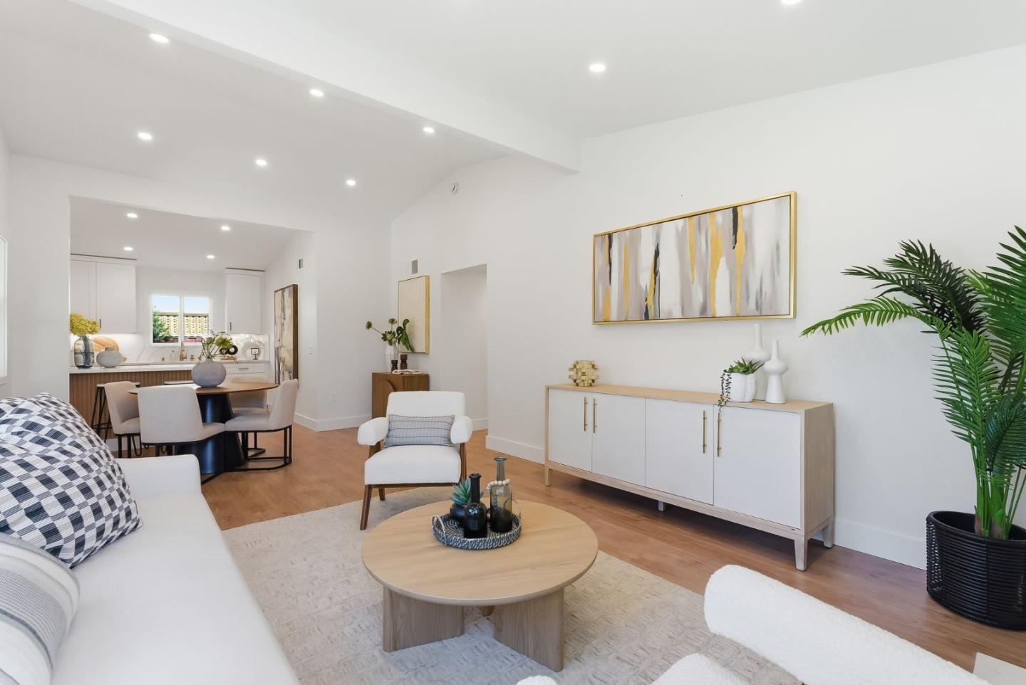 Detail Gallery Image 6 of 33 For 2550 Annapolis St, East Palo Alto,  CA 94303 - 3 Beds | 2 Baths