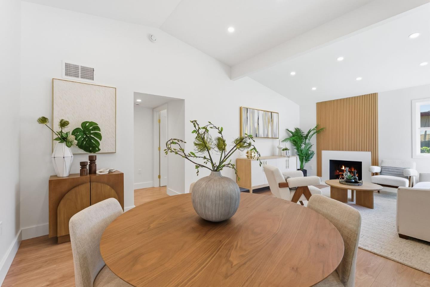 Detail Gallery Image 8 of 33 For 2550 Annapolis St, East Palo Alto,  CA 94303 - 3 Beds | 2 Baths