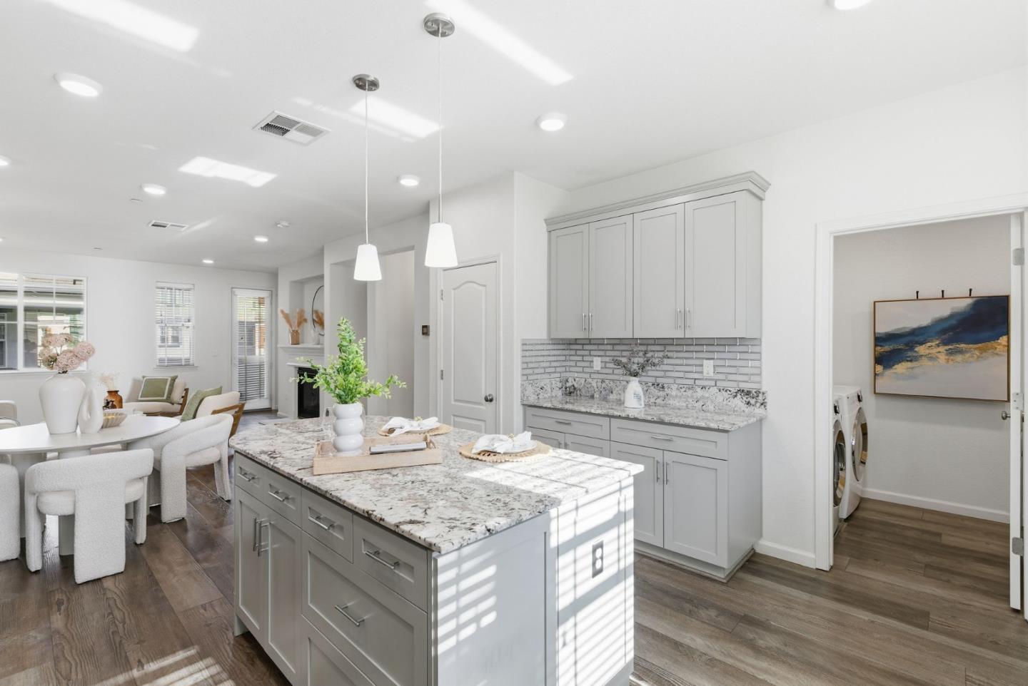 Detail Gallery Image 13 of 43 For 24548 Autumn Mist Way, Hayward,  CA 94544 - 4 Beds | 3/1 Baths