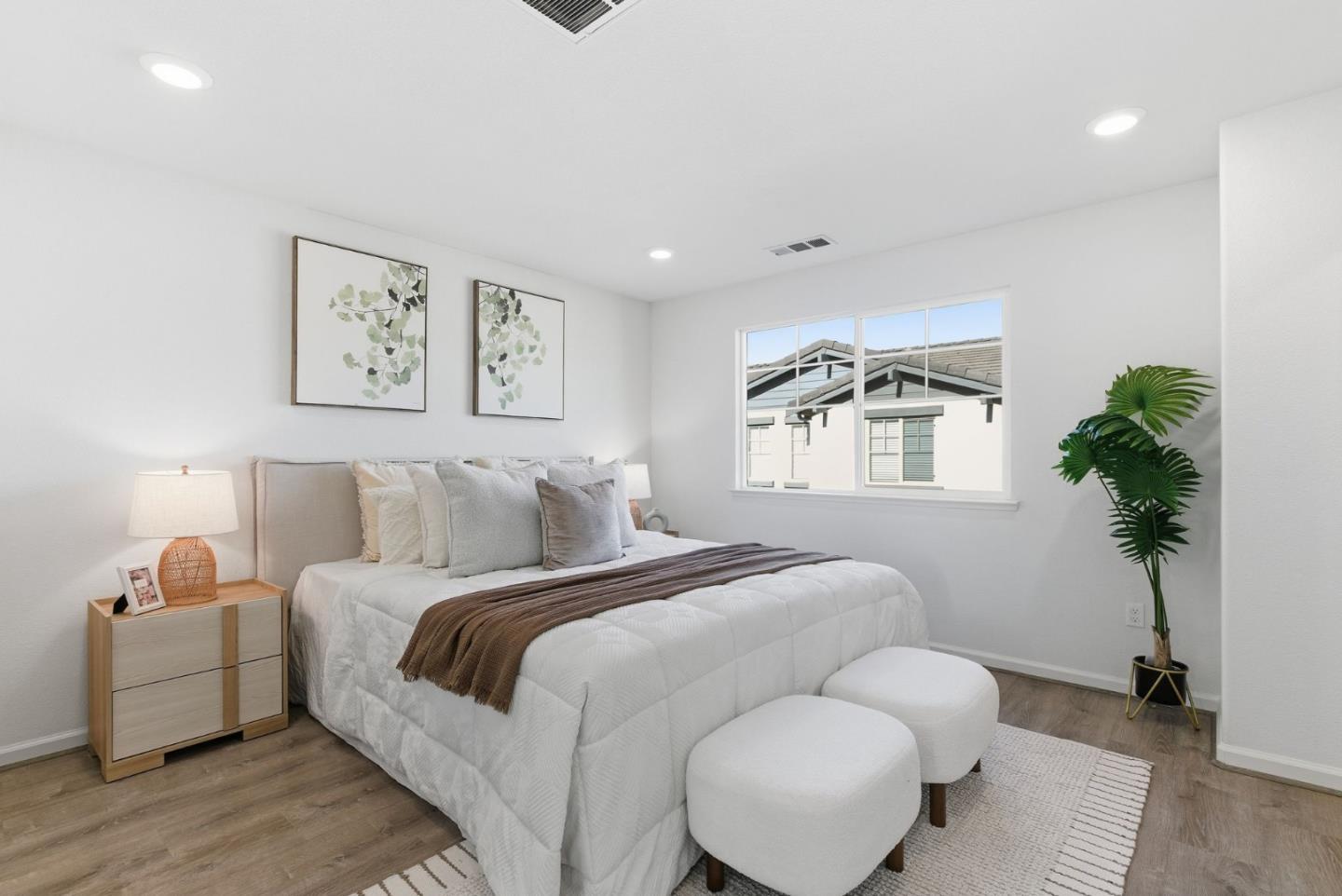 Detail Gallery Image 14 of 43 For 24548 Autumn Mist Way, Hayward,  CA 94544 - 4 Beds | 3/1 Baths