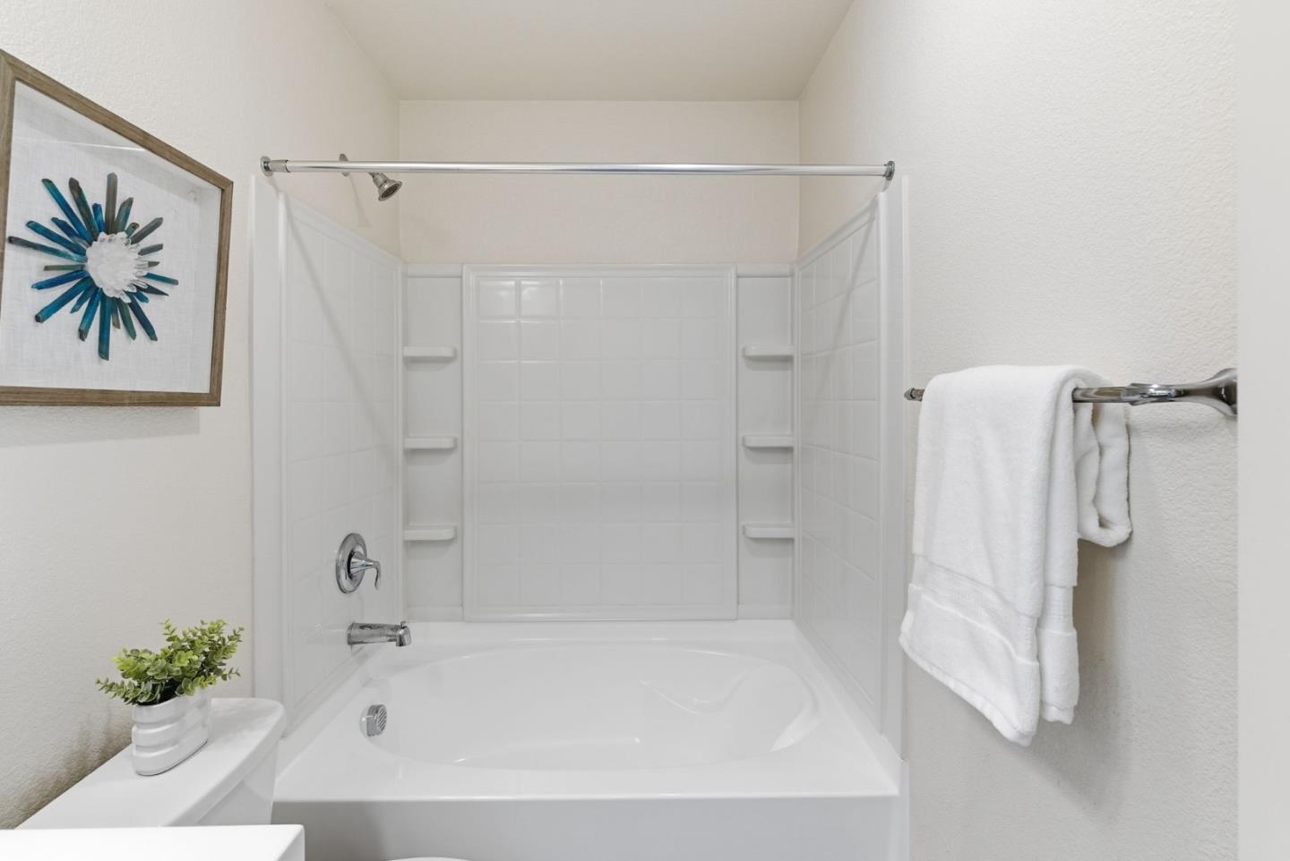 Detail Gallery Image 29 of 43 For 24548 Autumn Mist Way, Hayward,  CA 94544 - 4 Beds | 3/1 Baths