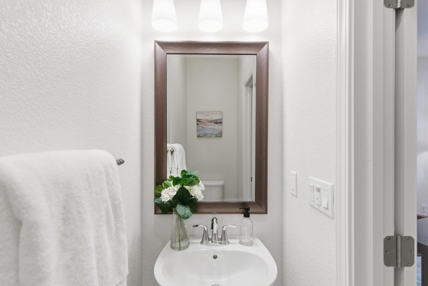 Detail Gallery Image 30 of 43 For 24548 Autumn Mist Way, Hayward,  CA 94544 - 4 Beds | 3/1 Baths