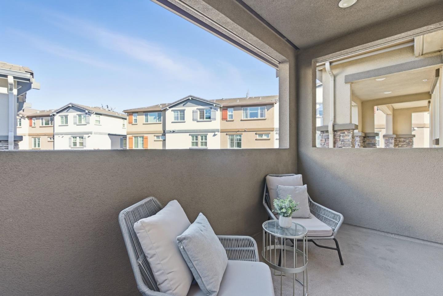 Detail Gallery Image 31 of 43 For 24548 Autumn Mist Way, Hayward,  CA 94544 - 4 Beds | 3/1 Baths