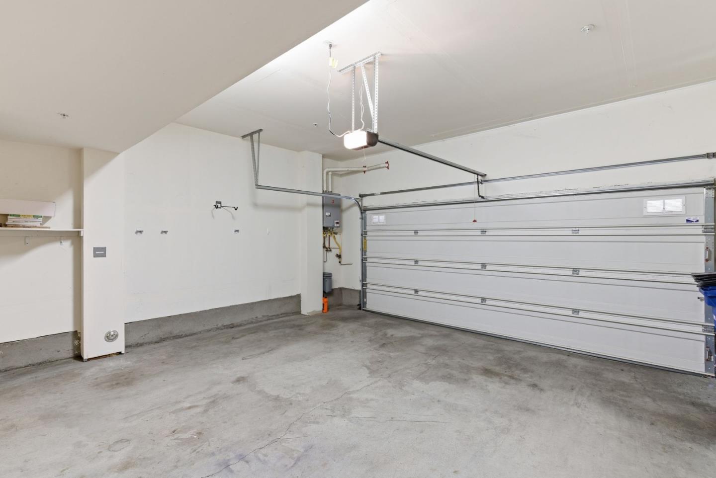 Detail Gallery Image 32 of 43 For 24548 Autumn Mist Way, Hayward,  CA 94544 - 4 Beds | 3/1 Baths