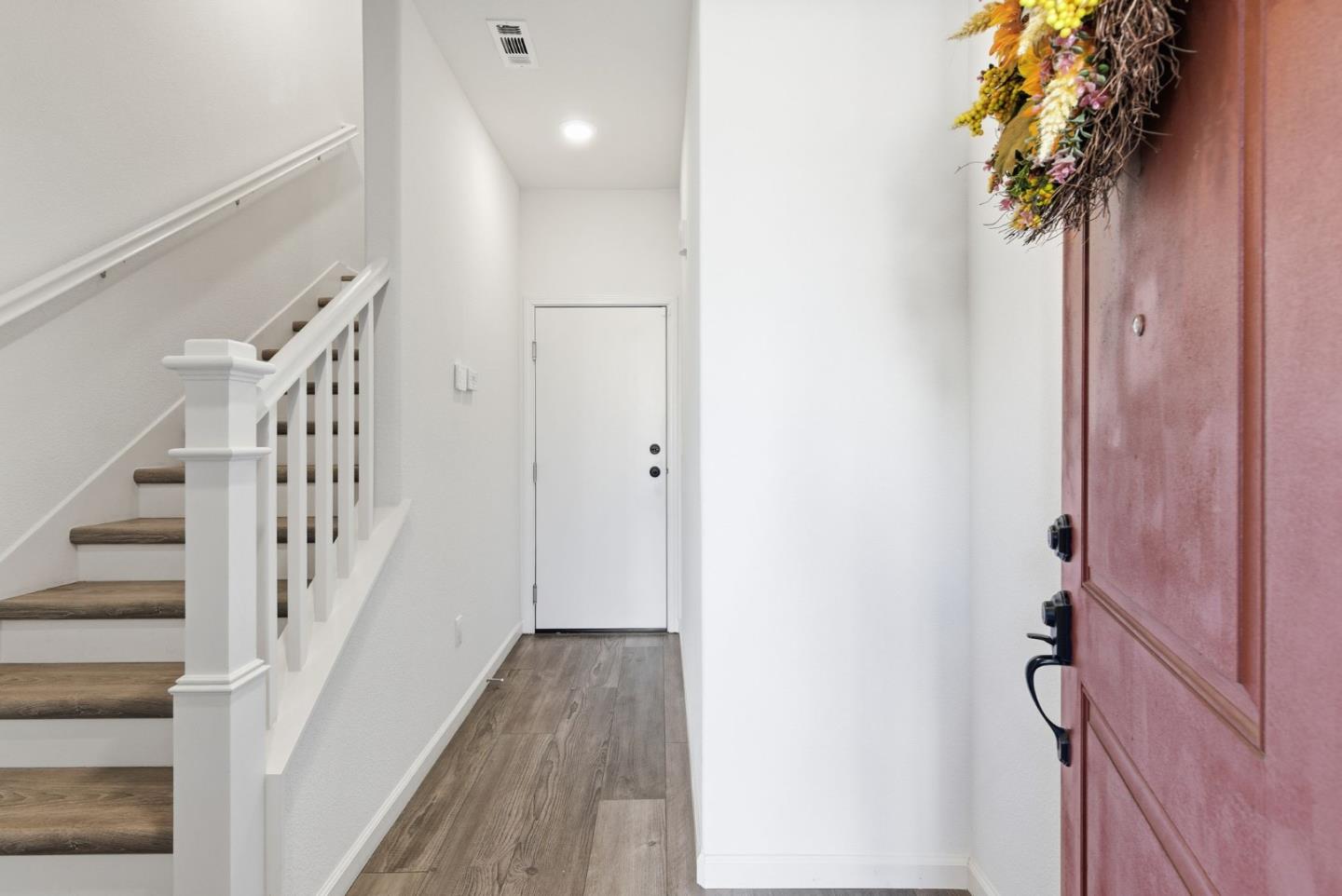 Detail Gallery Image 5 of 43 For 24548 Autumn Mist Way, Hayward,  CA 94544 - 4 Beds | 3/1 Baths