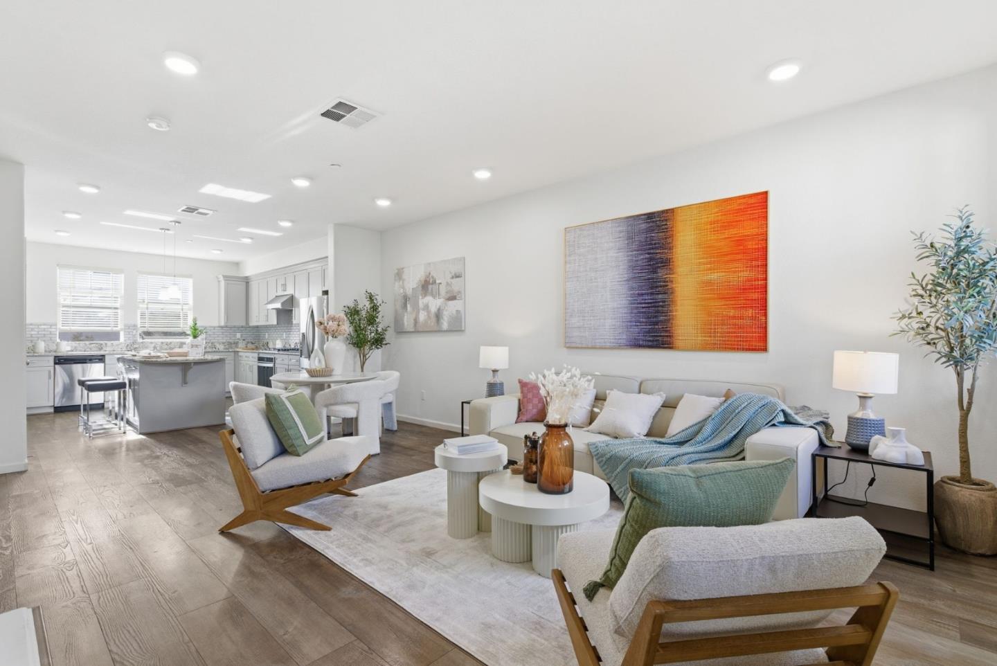 Detail Gallery Image 7 of 43 For 24548 Autumn Mist Way, Hayward,  CA 94544 - 4 Beds | 3/1 Baths