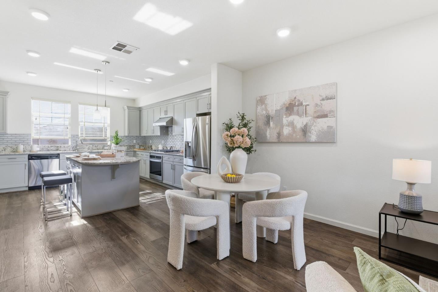 Detail Gallery Image 9 of 43 For 24548 Autumn Mist Way, Hayward,  CA 94544 - 4 Beds | 3/1 Baths