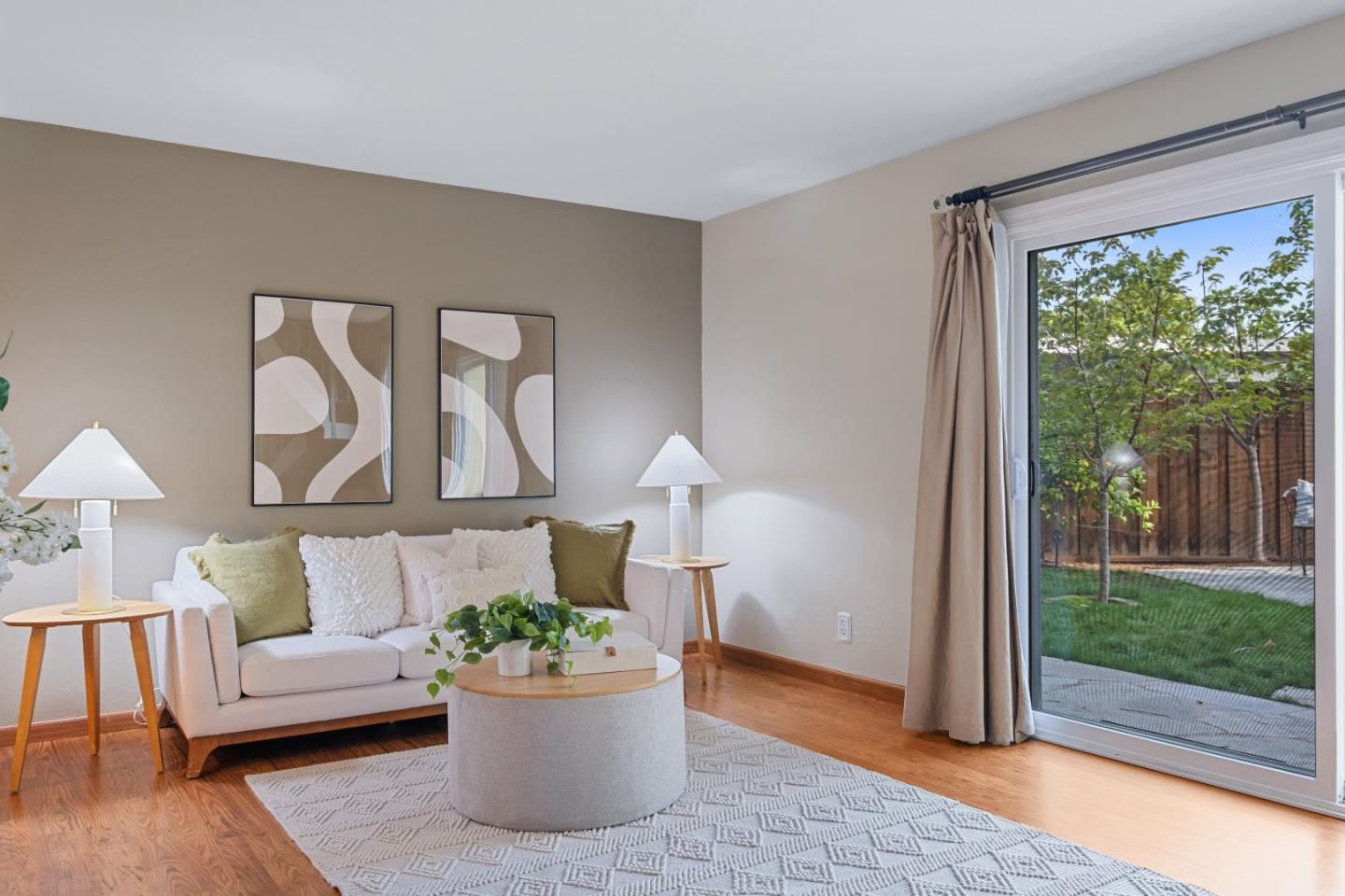 Detail Gallery Image 11 of 47 For 2524 W Middlefield Rd, Mountain View,  CA 94043 - 2 Beds | 1/1 Baths