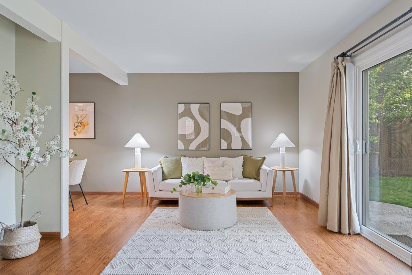 Detail Gallery Image 12 of 47 For 2524 W Middlefield Rd, Mountain View,  CA 94043 - 2 Beds | 1/1 Baths