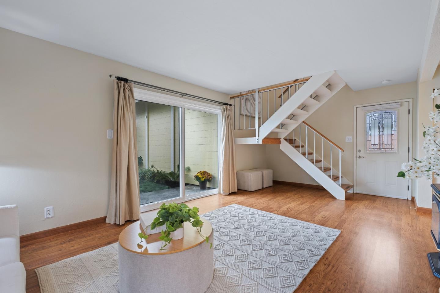 Detail Gallery Image 13 of 47 For 2524 W Middlefield Rd, Mountain View,  CA 94043 - 2 Beds | 1/1 Baths