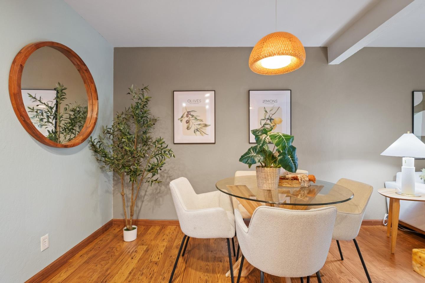 Detail Gallery Image 16 of 47 For 2524 W Middlefield Rd, Mountain View,  CA 94043 - 2 Beds | 1/1 Baths