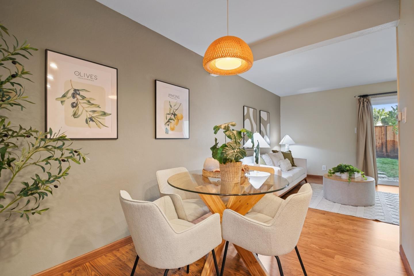 Detail Gallery Image 17 of 47 For 2524 W Middlefield Rd, Mountain View,  CA 94043 - 2 Beds | 1/1 Baths