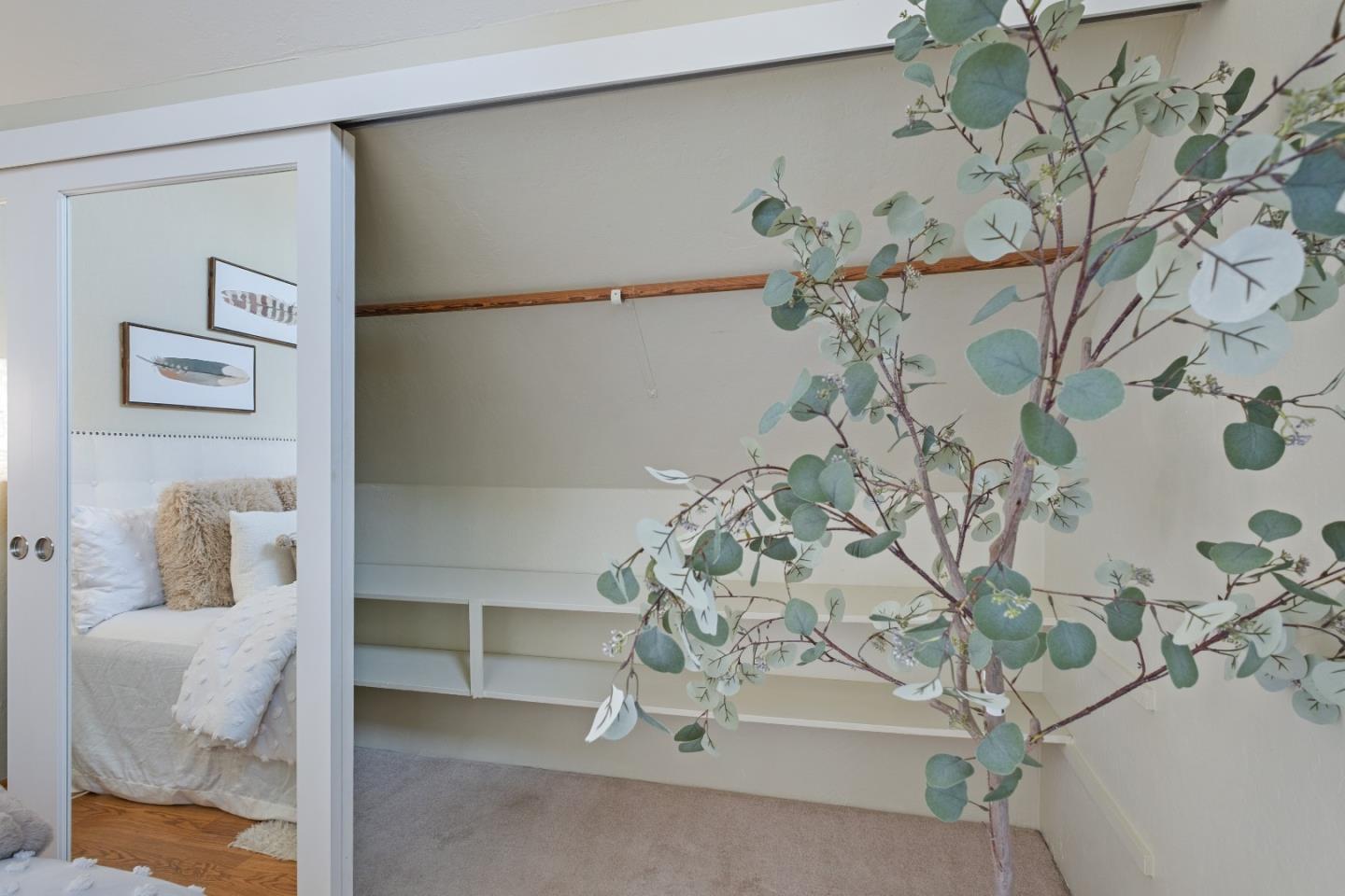 Detail Gallery Image 28 of 47 For 2524 W Middlefield Rd, Mountain View,  CA 94043 - 2 Beds | 1/1 Baths