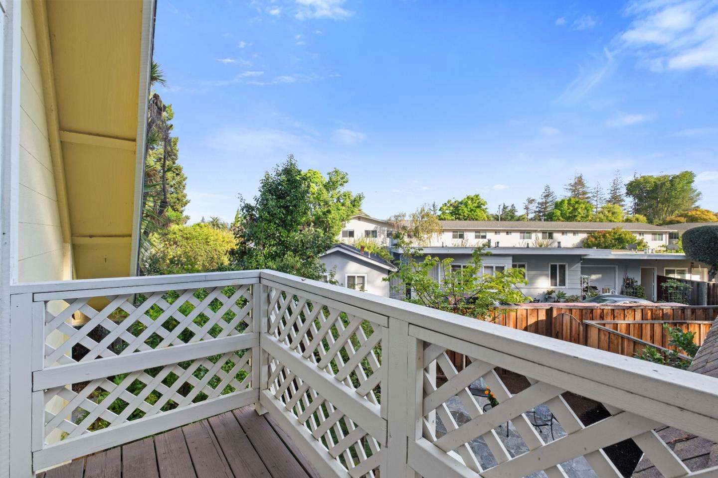 Detail Gallery Image 29 of 47 For 2524 W Middlefield Rd, Mountain View,  CA 94043 - 2 Beds | 1/1 Baths