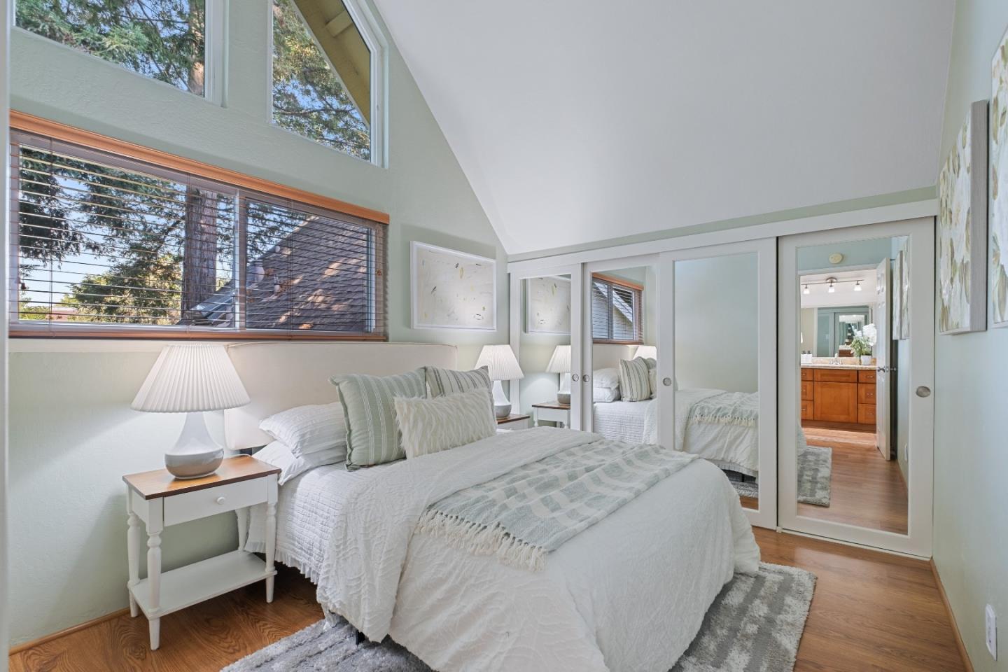 Detail Gallery Image 33 of 47 For 2524 W Middlefield Rd, Mountain View,  CA 94043 - 2 Beds | 1/1 Baths