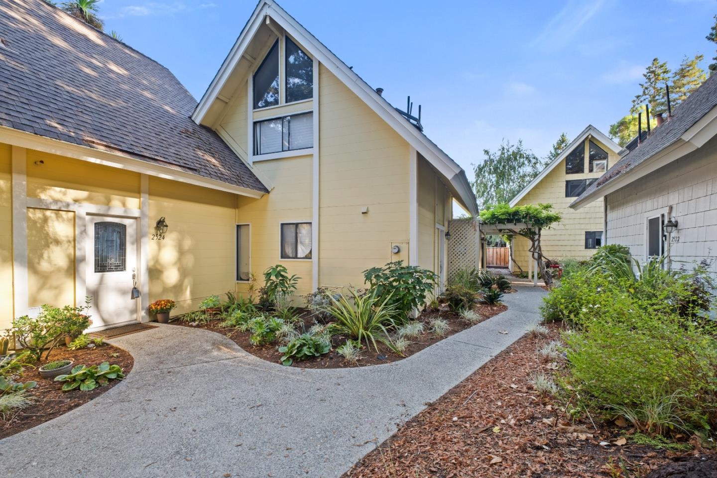 Detail Gallery Image 39 of 47 For 2524 W Middlefield Rd, Mountain View,  CA 94043 - 2 Beds | 1/1 Baths