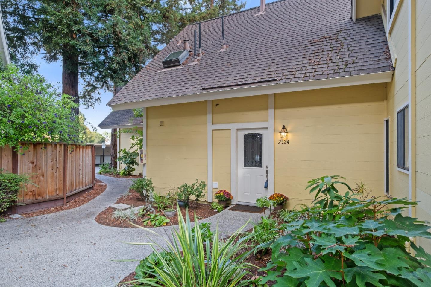 Detail Gallery Image 41 of 47 For 2524 W Middlefield Rd, Mountain View,  CA 94043 - 2 Beds | 1/1 Baths