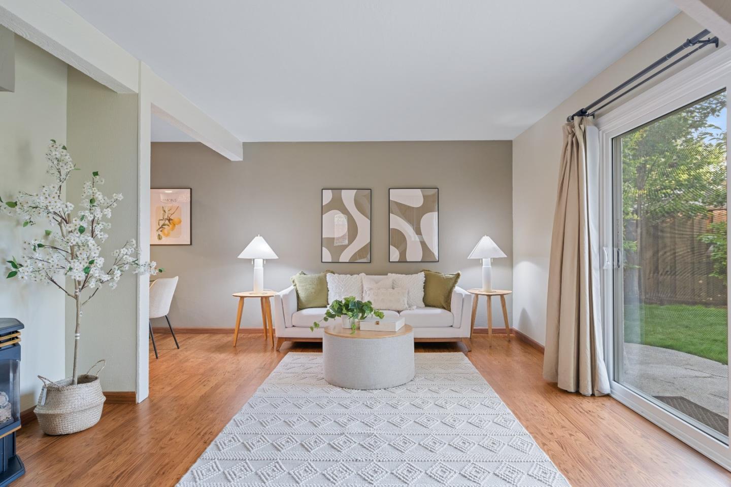 Detail Gallery Image 7 of 47 For 2524 W Middlefield Rd, Mountain View,  CA 94043 - 2 Beds | 1/1 Baths