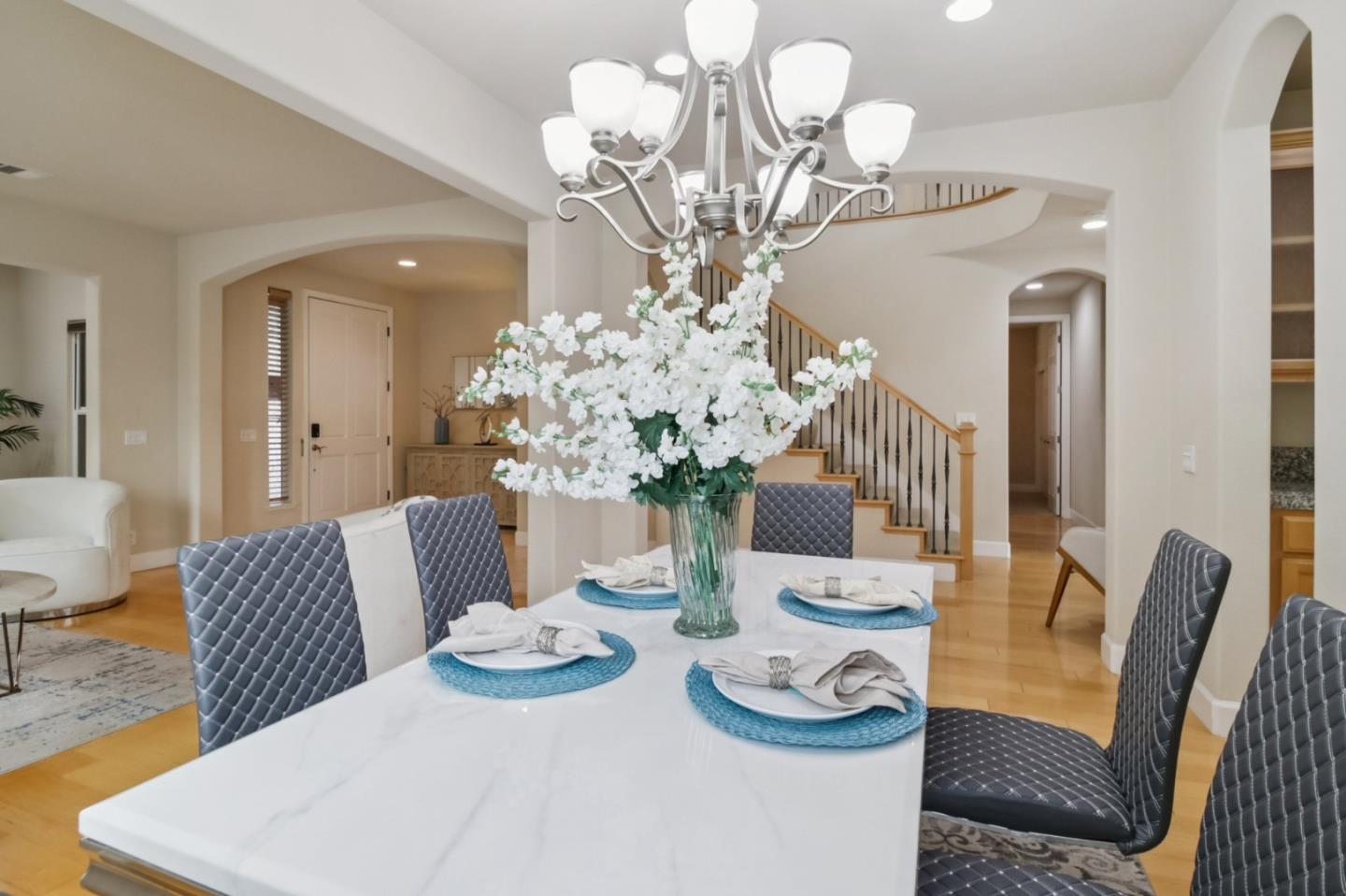 Detail Gallery Image 17 of 77 For 3823 Mosher Dr, San Jose,  CA 95148 - 5 Beds | 3 Baths