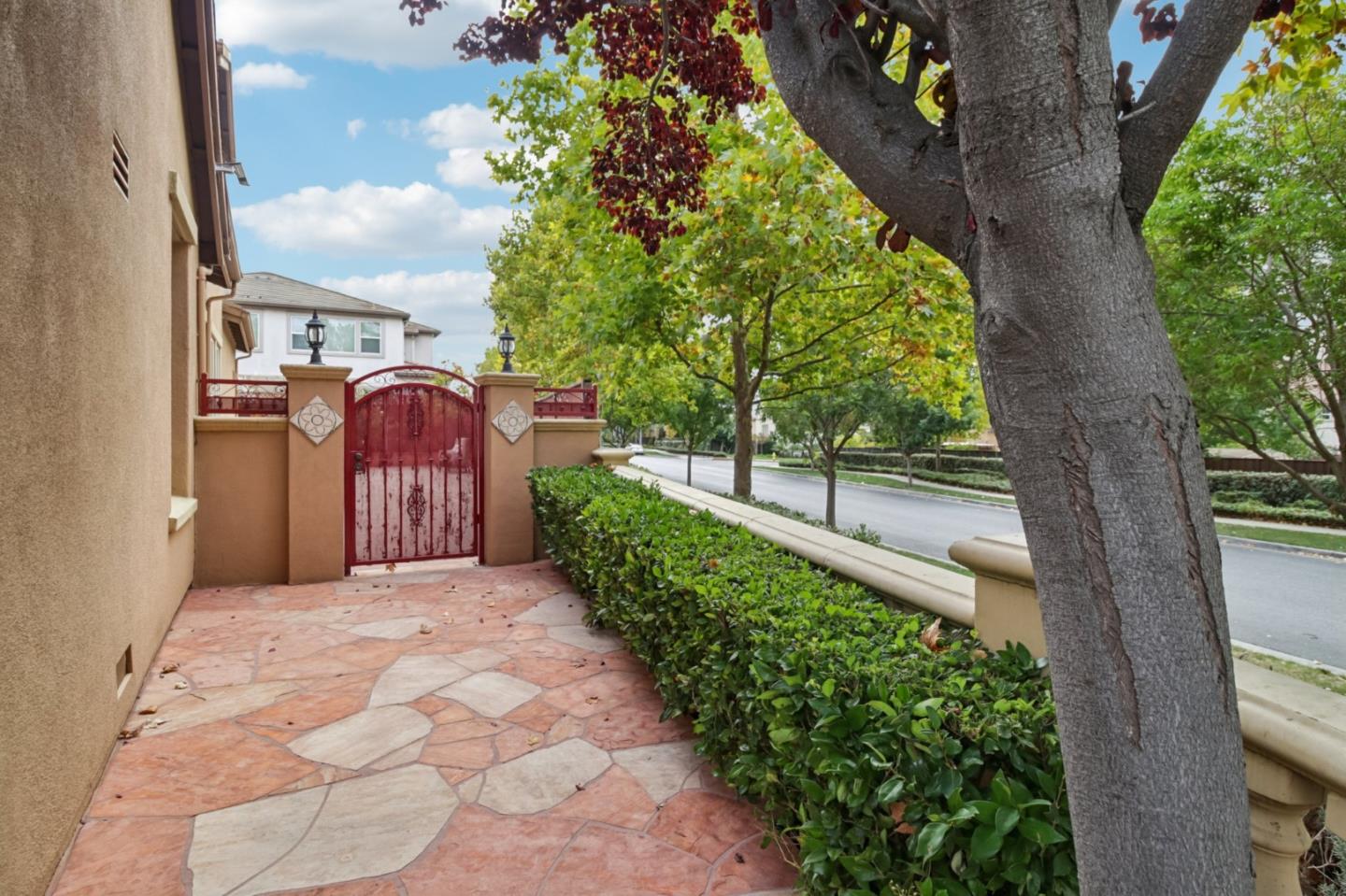 Detail Gallery Image 7 of 77 For 3823 Mosher Dr, San Jose,  CA 95148 - 5 Beds | 3 Baths