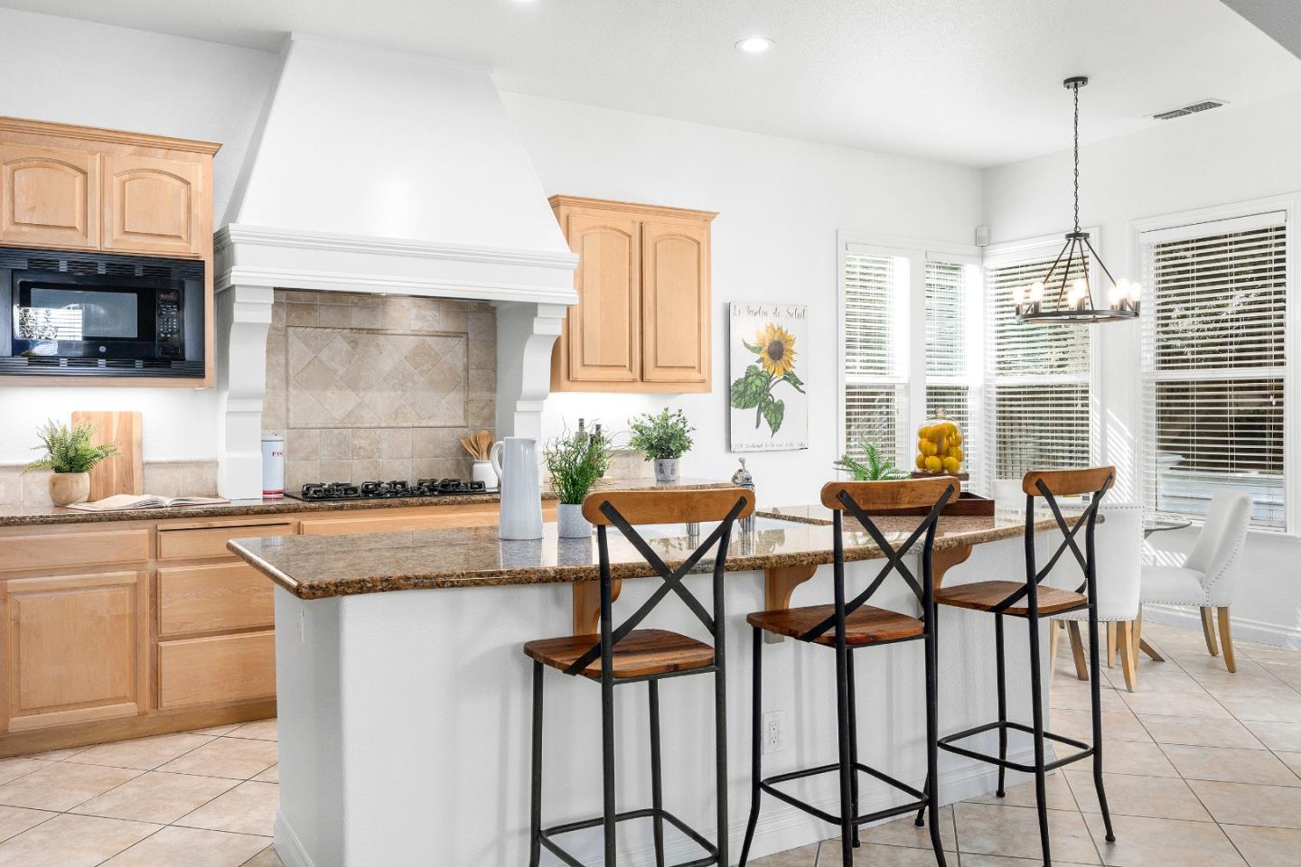 Detail Gallery Image 22 of 69 For 5949 Taormino Ave, San Jose,  CA 95123 - 5 Beds | 4/1 Baths