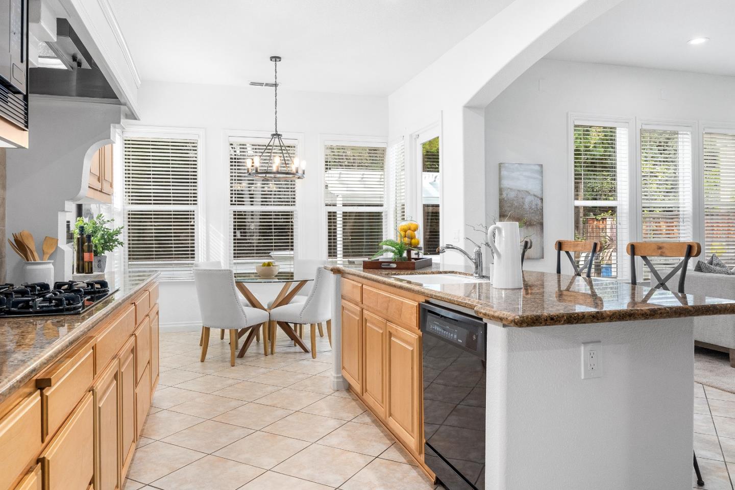 Detail Gallery Image 23 of 69 For 5949 Taormino Ave, San Jose,  CA 95123 - 5 Beds | 4/1 Baths