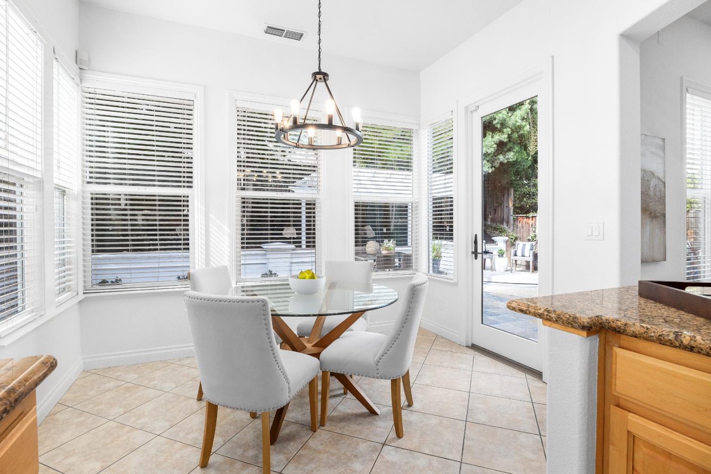 Detail Gallery Image 24 of 69 For 5949 Taormino Ave, San Jose,  CA 95123 - 5 Beds | 4/1 Baths