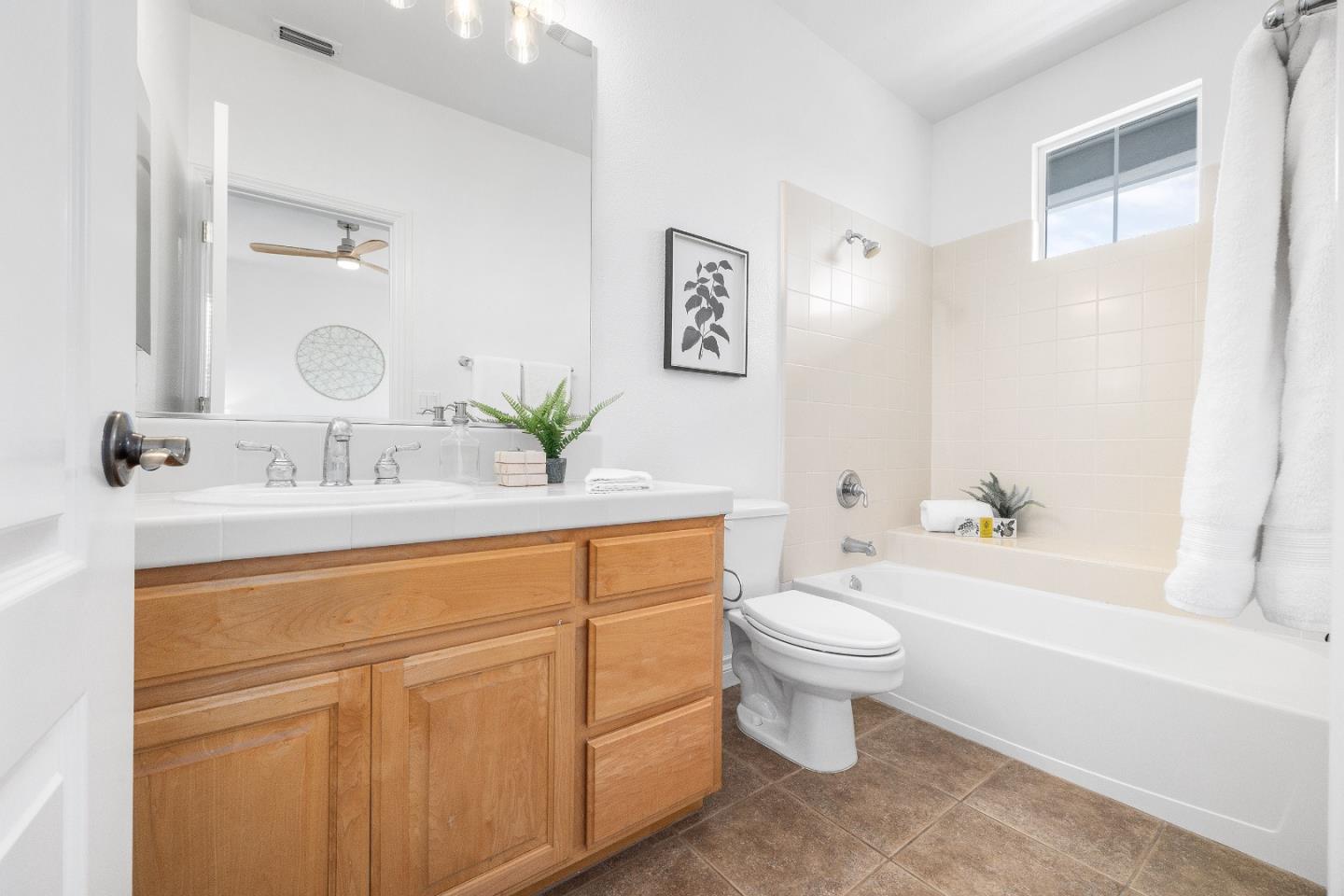 Detail Gallery Image 33 of 69 For 5949 Taormino Ave, San Jose,  CA 95123 - 5 Beds | 4/1 Baths