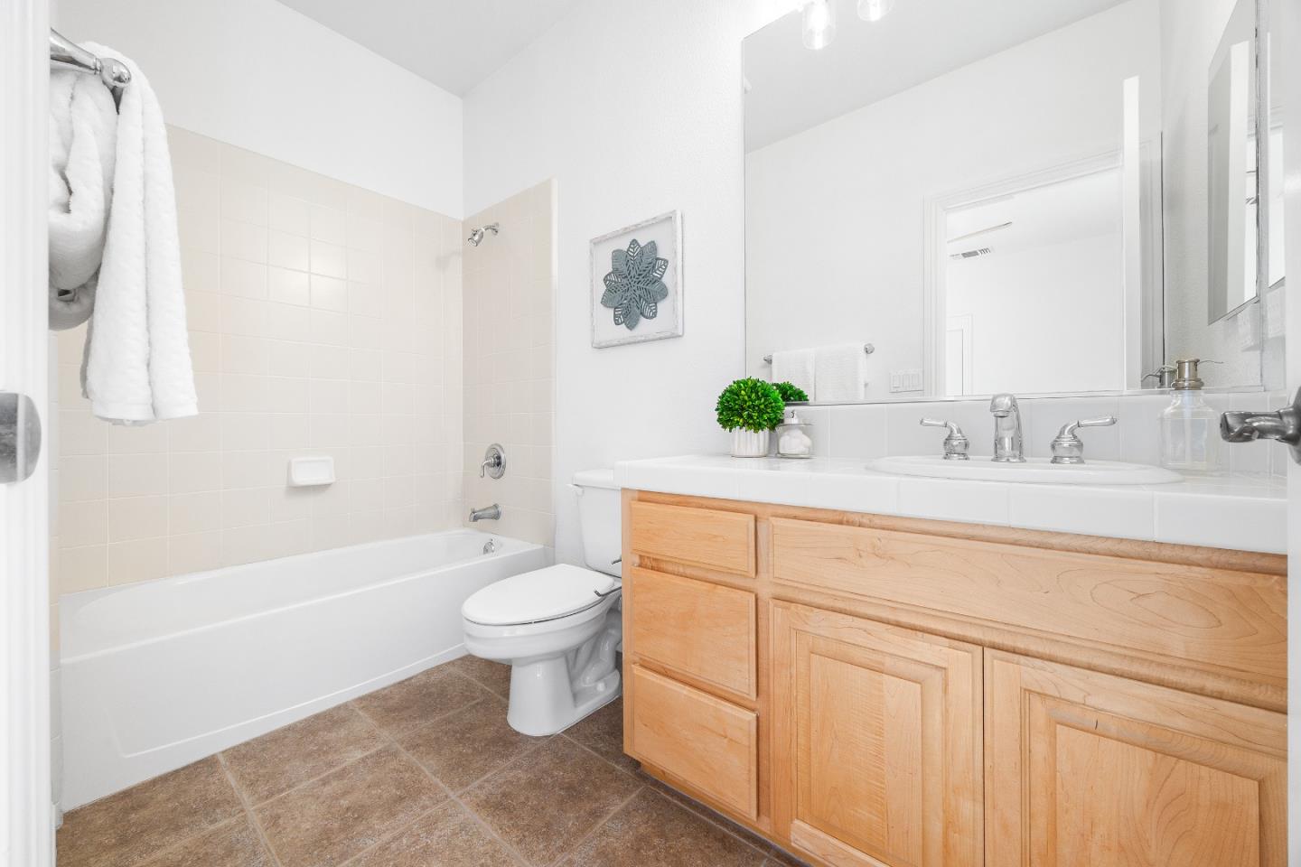 Detail Gallery Image 37 of 69 For 5949 Taormino Ave, San Jose,  CA 95123 - 5 Beds | 4/1 Baths